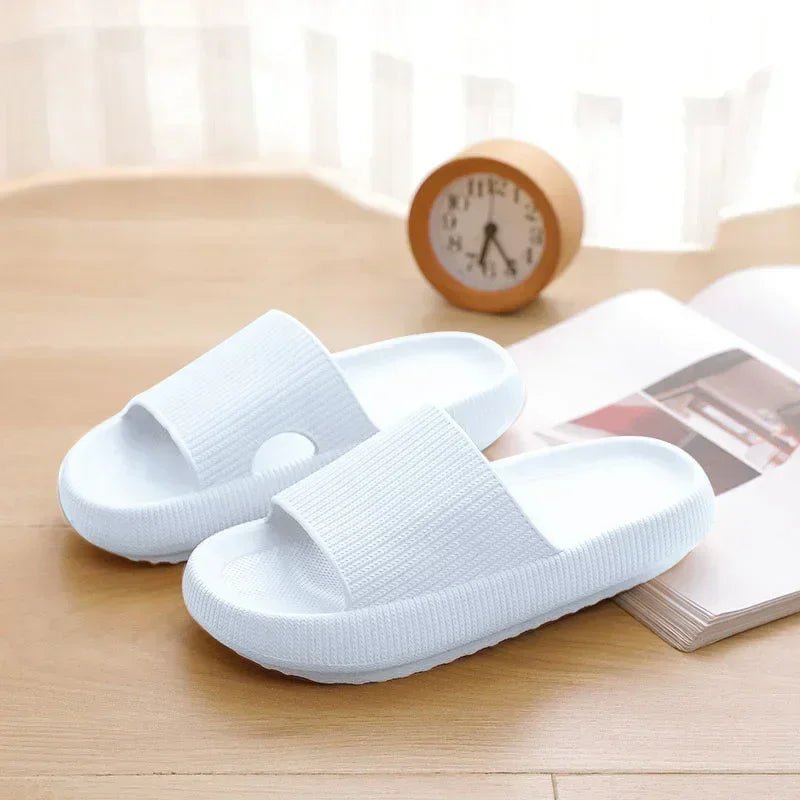 DRW'S14:29White;200000124:46134930EVA Thick Sole 4cm Beach Slippers Cloud - Like Comfort Home Use Couple Height Increasing Indoor Solid Color Summer Sandals